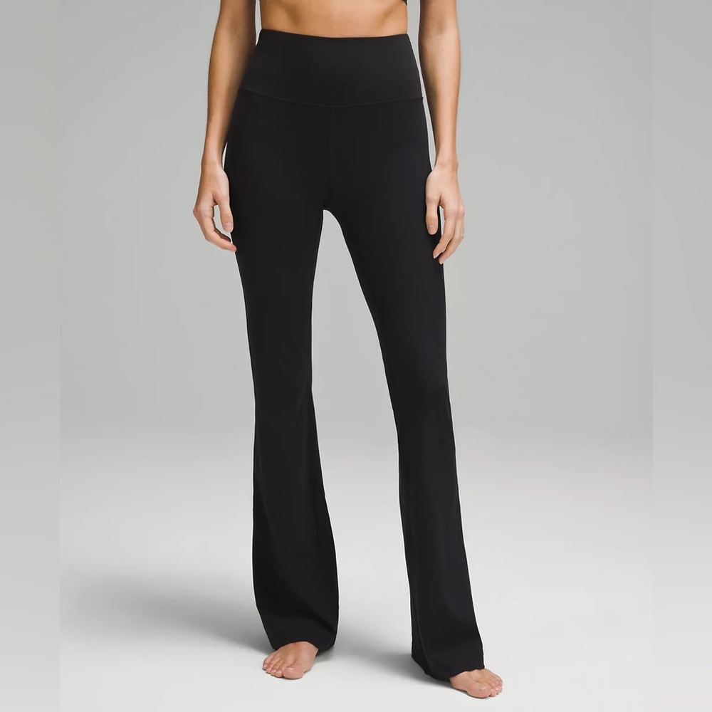 Lululemon Groove Super-High-Rise Flared
Pant